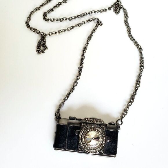 Vintage Black Camera Crystal Rhinestone Long Chain Pendant Necklace - Picture 1 of 8